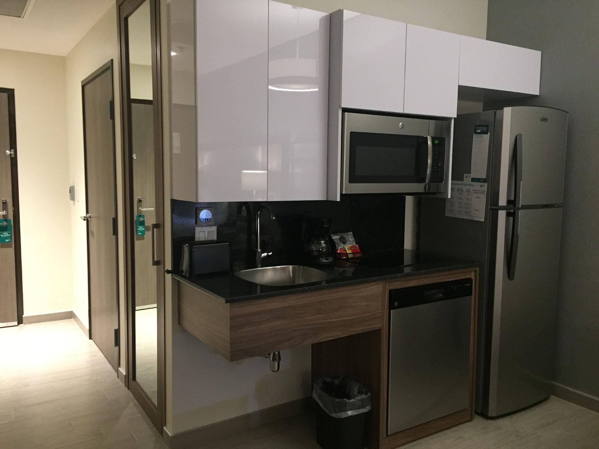 Fiesta Inn Suites Aeropuerto Del Bajio Silao Buitenkant foto