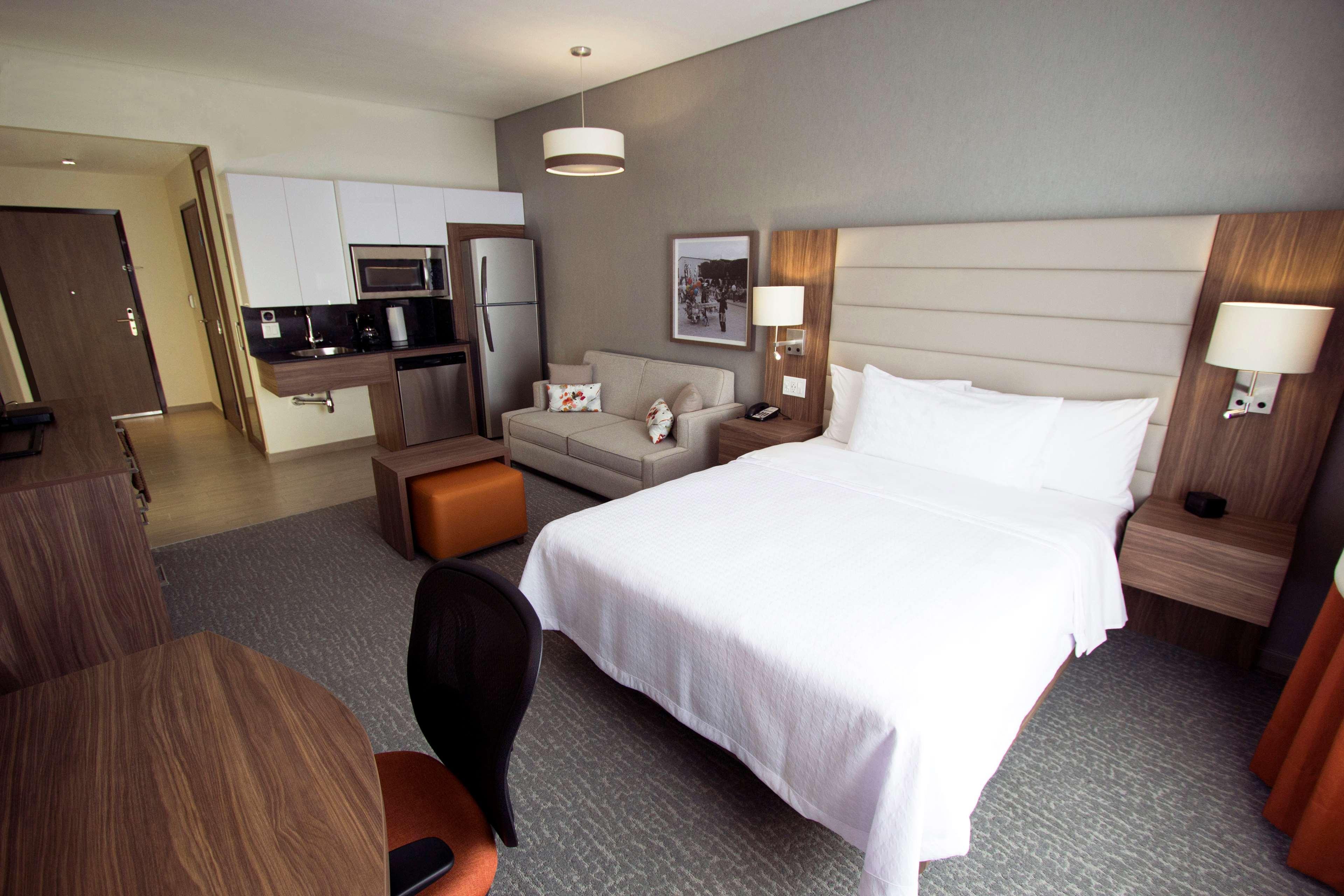 Fiesta Inn Suites Aeropuerto Del Bajio Silao Buitenkant foto