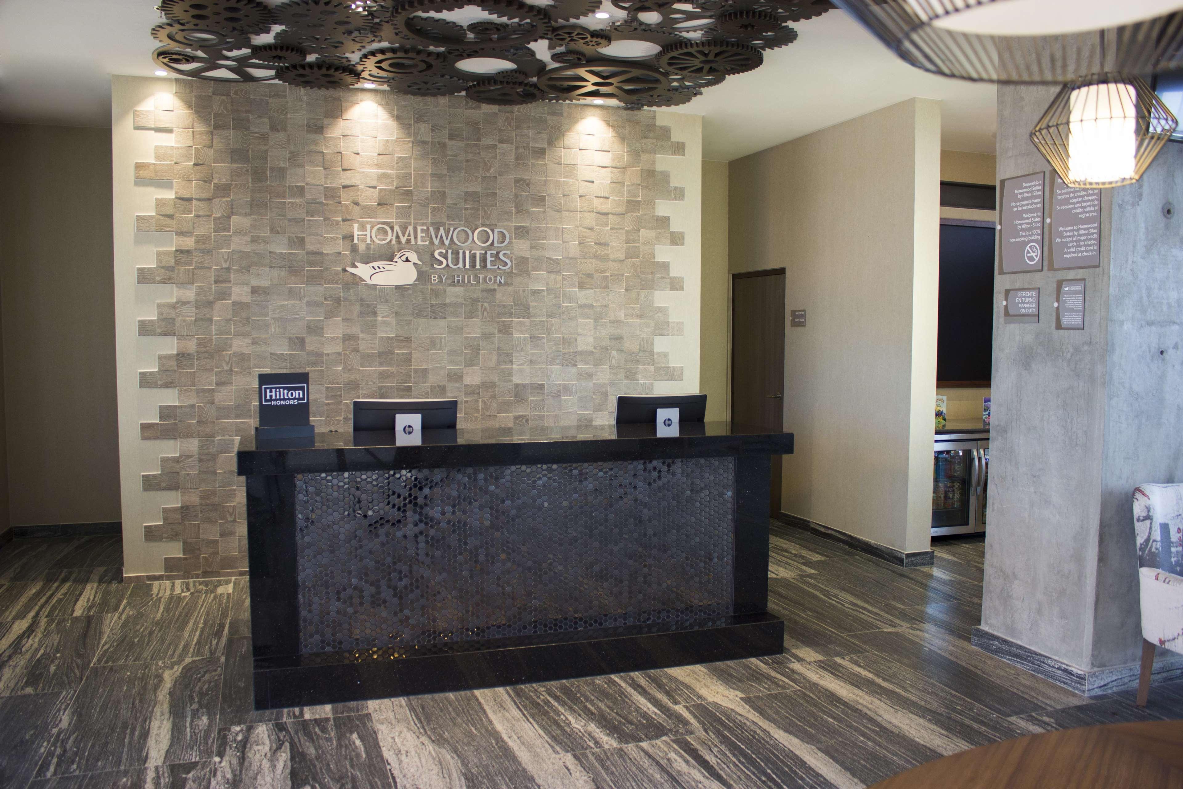 Fiesta Inn Suites Aeropuerto Del Bajio Silao Buitenkant foto