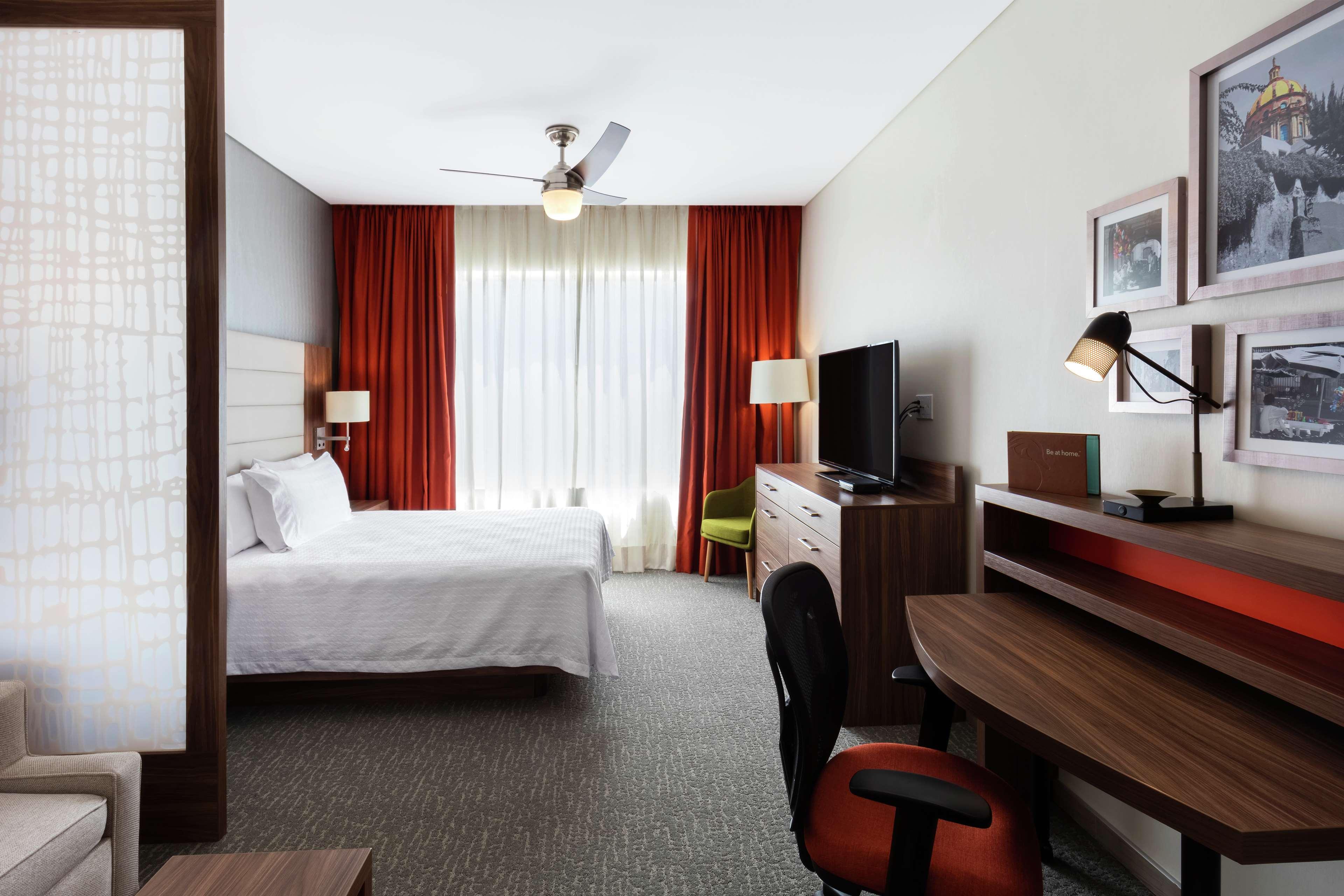 Fiesta Inn Suites Aeropuerto Del Bajio Silao Buitenkant foto