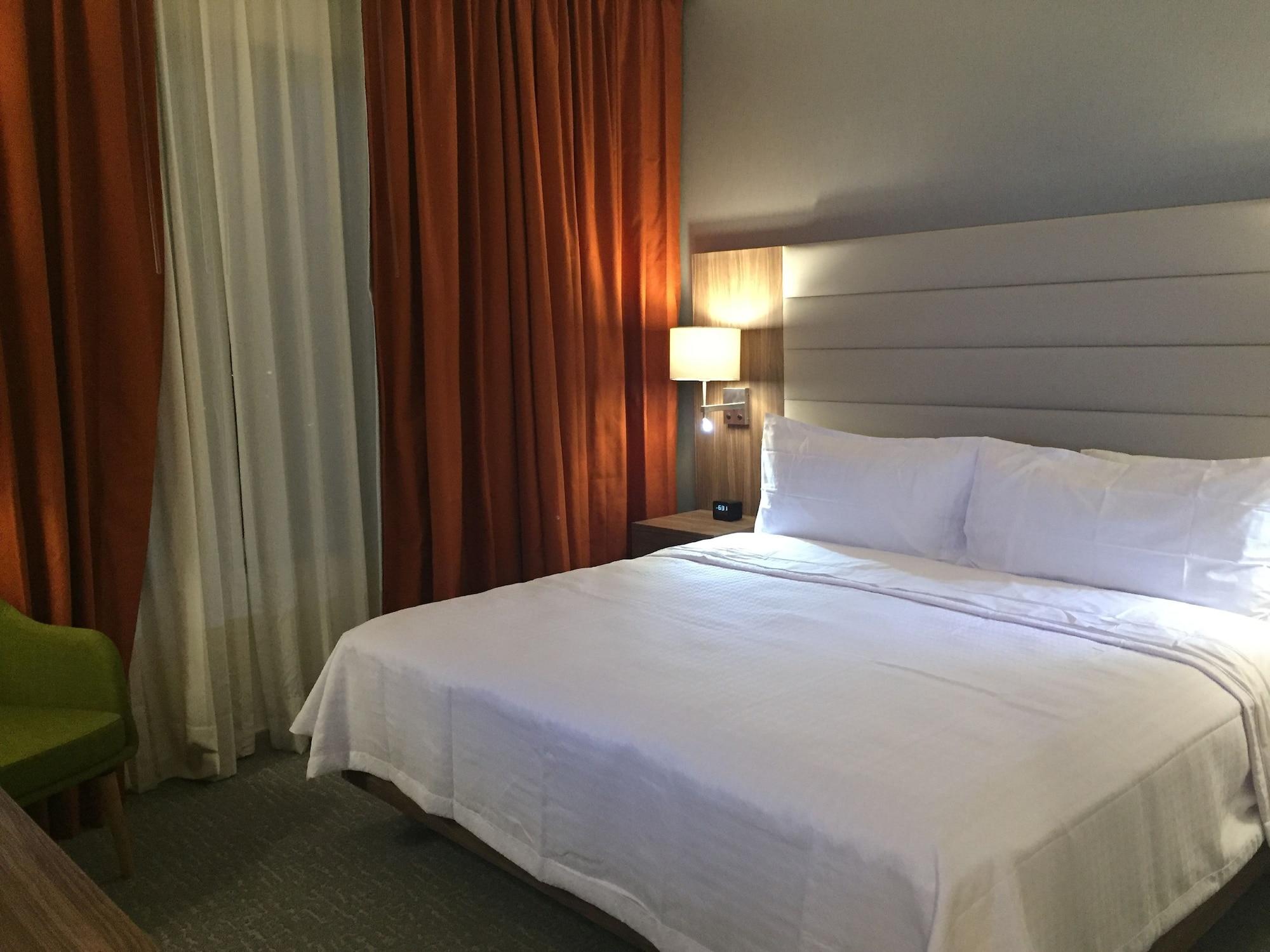 Fiesta Inn Suites Aeropuerto Del Bajio Silao Buitenkant foto
