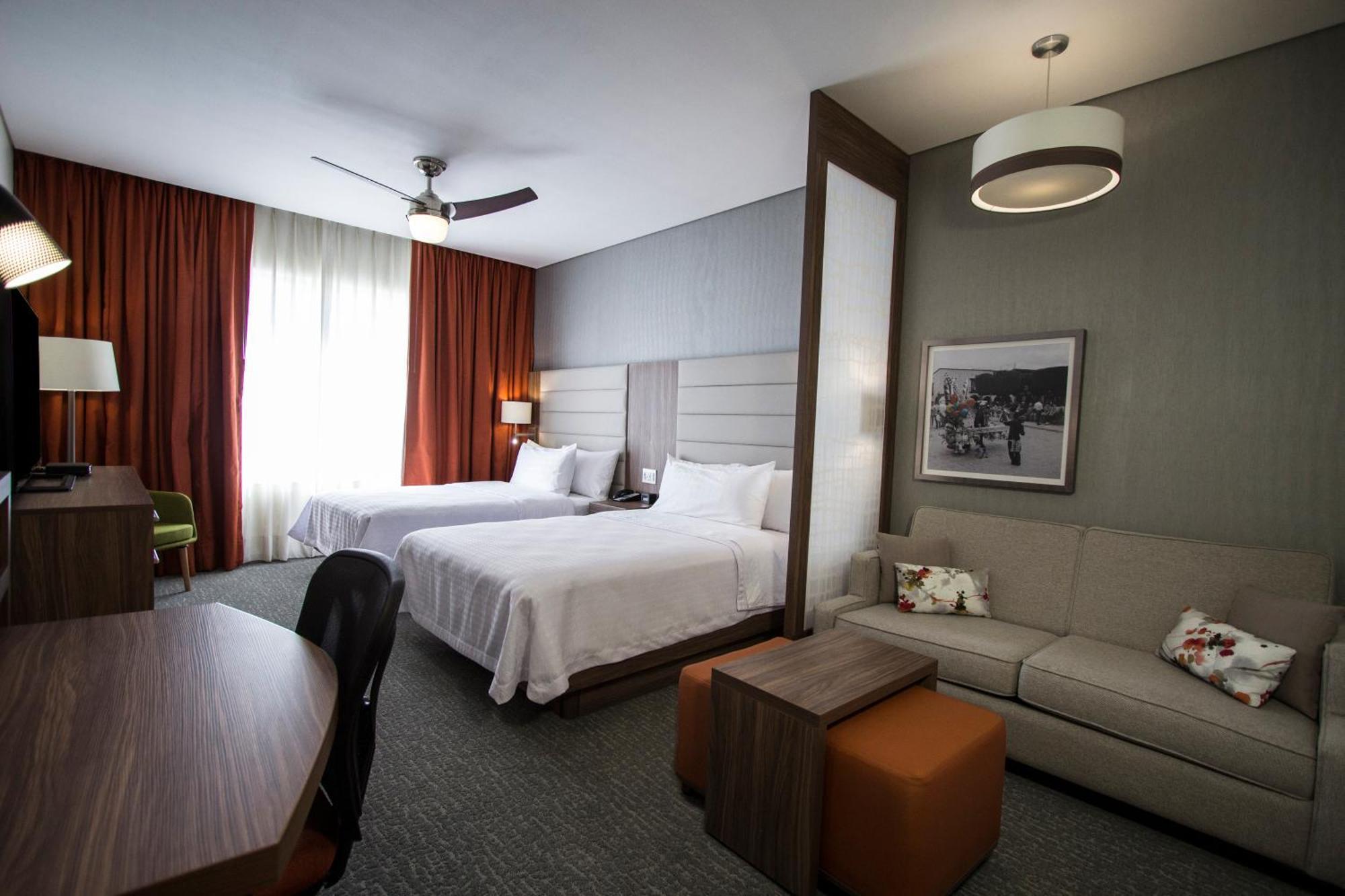 Fiesta Inn Suites Aeropuerto Del Bajio Silao Buitenkant foto