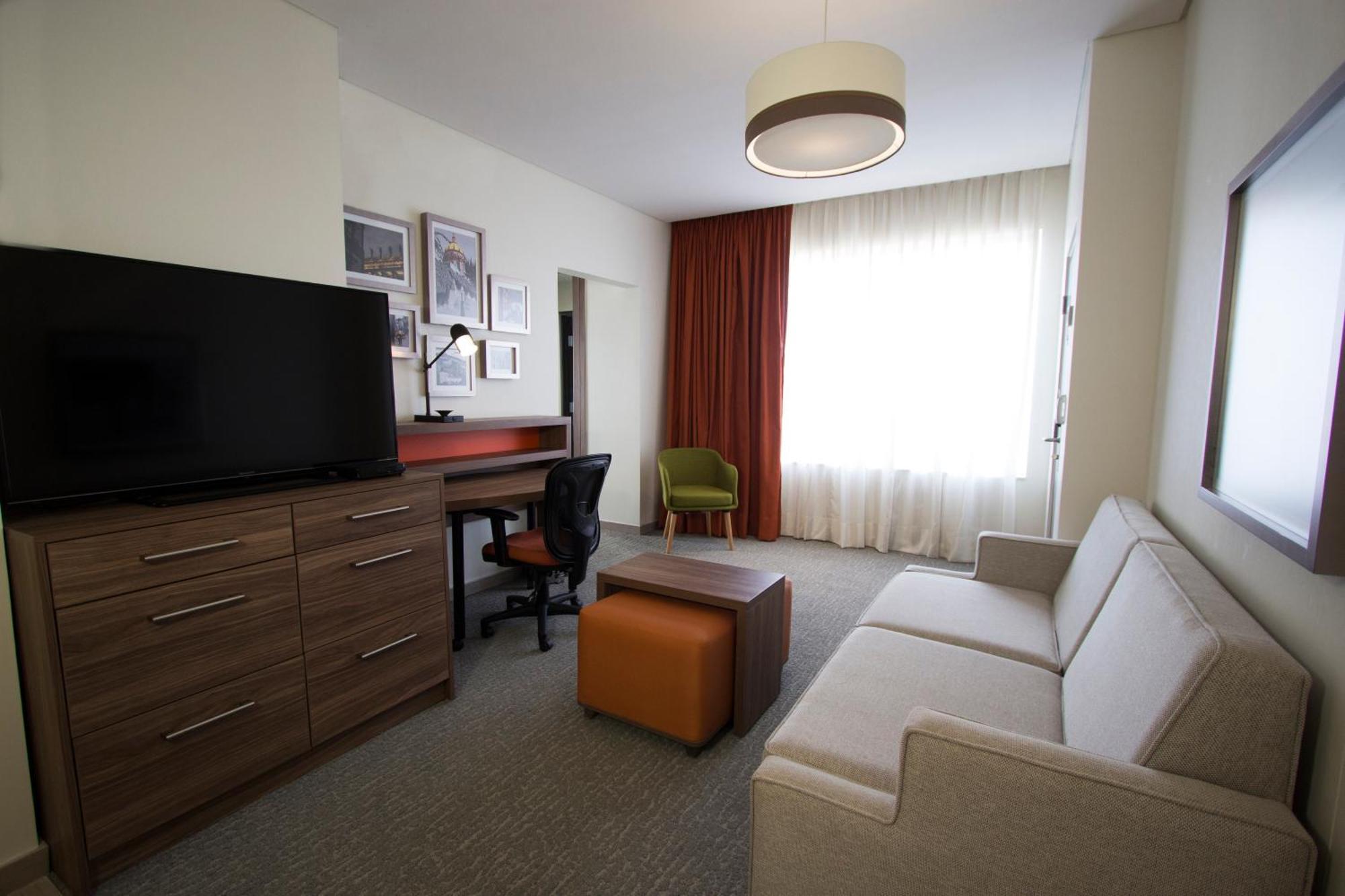 Fiesta Inn Suites Aeropuerto Del Bajio Silao Buitenkant foto
